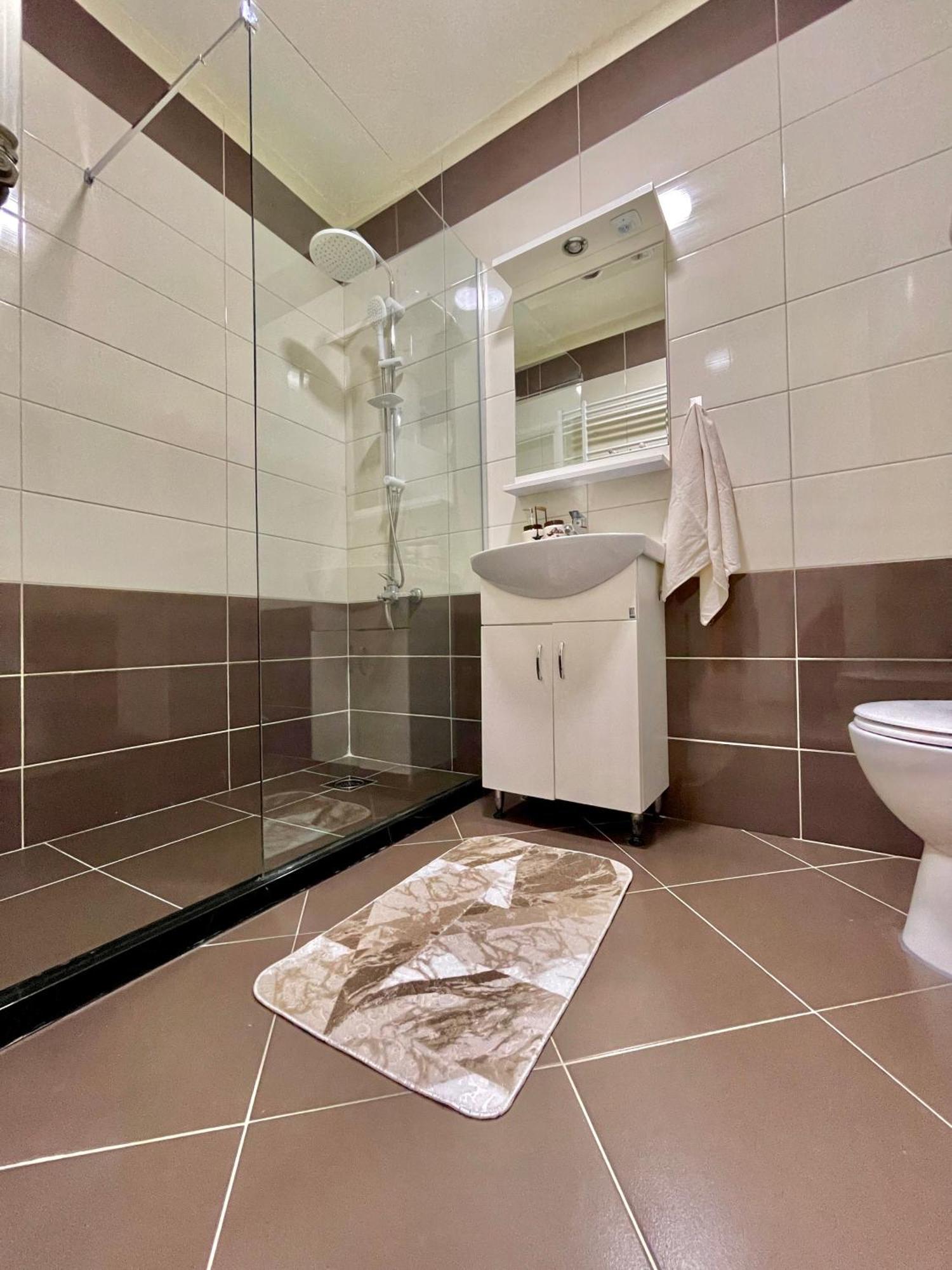 Entire Apartment - Near The Center Pristina Buitenkant foto