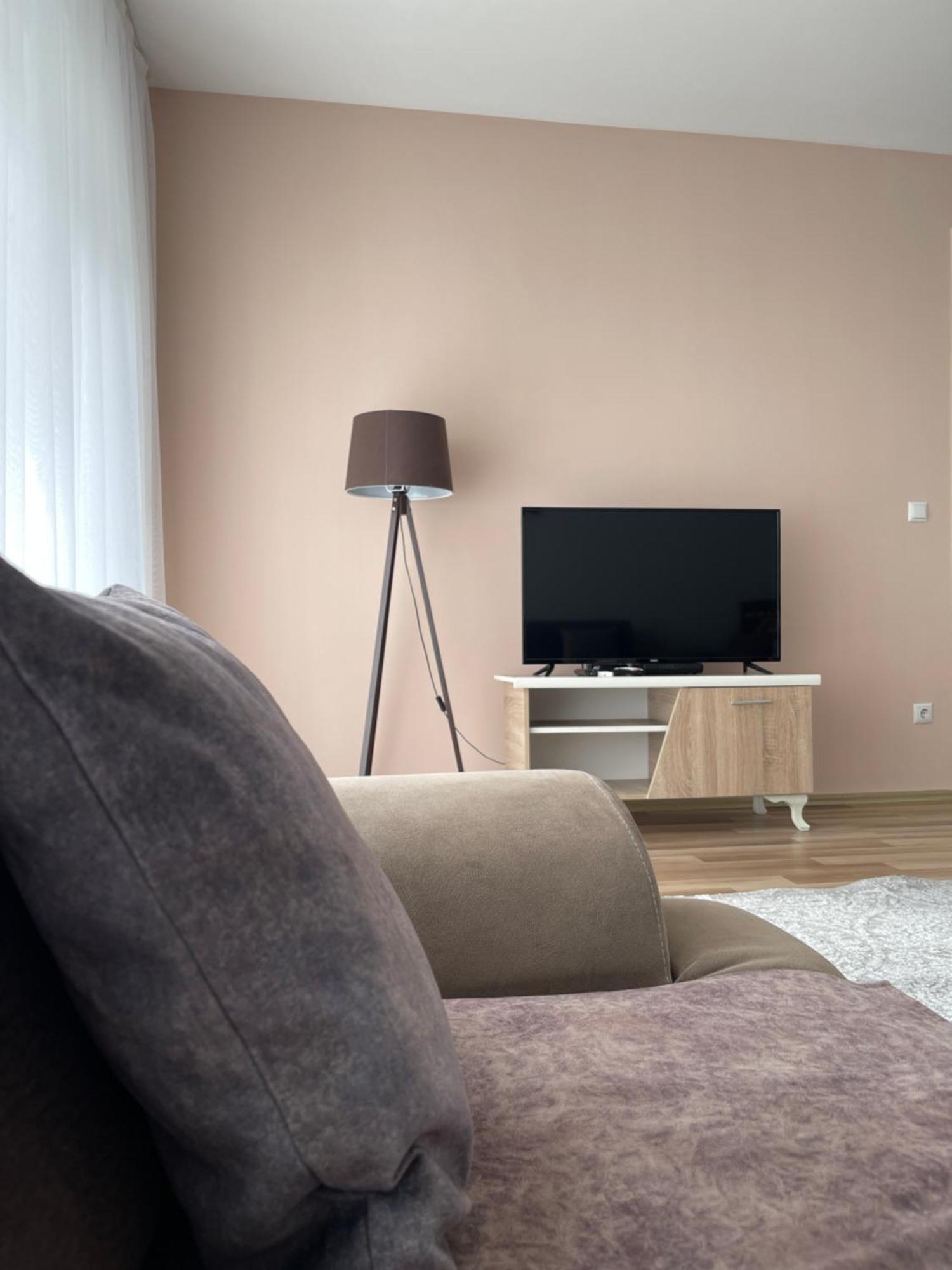 Entire Apartment - Near The Center Pristina Buitenkant foto