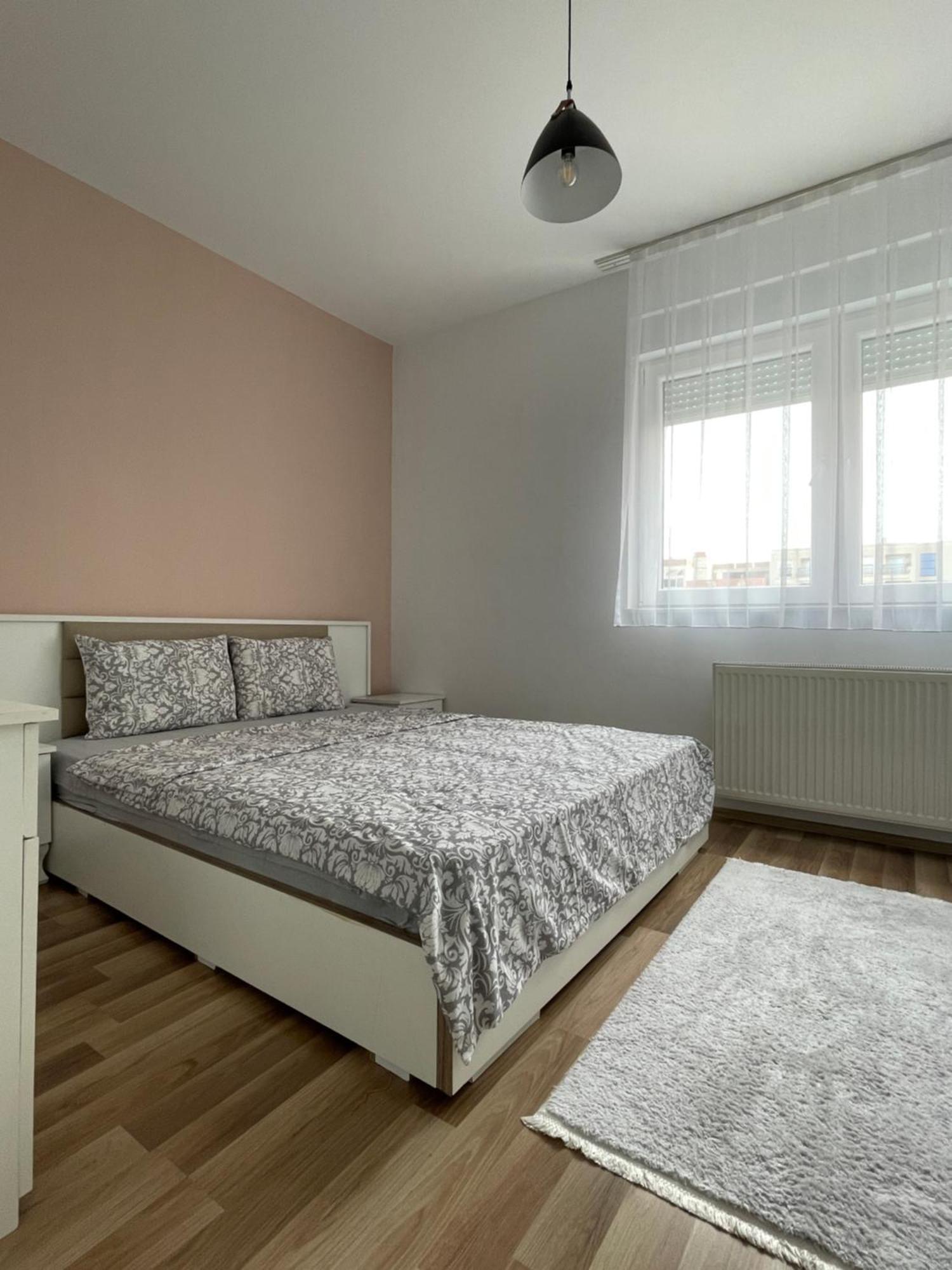 Entire Apartment - Near The Center Pristina Buitenkant foto